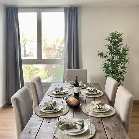 Apartment Luxurious & Spacious Flat In