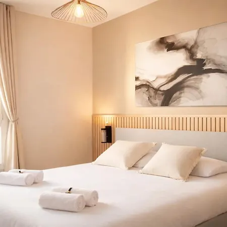 - Executive With Lift For 8 *