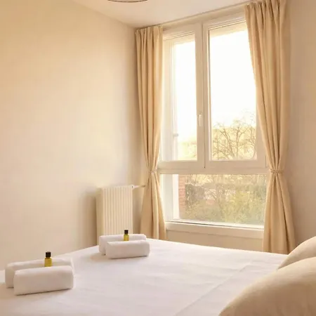 - Executive With Lift For 8 Апартаменты