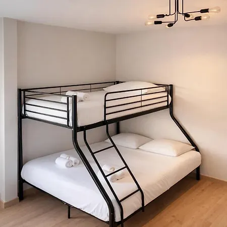 - Executive With Lift For 8 * Париж