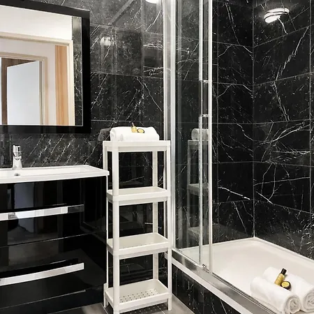 - Executive With Lift For 8 باريس