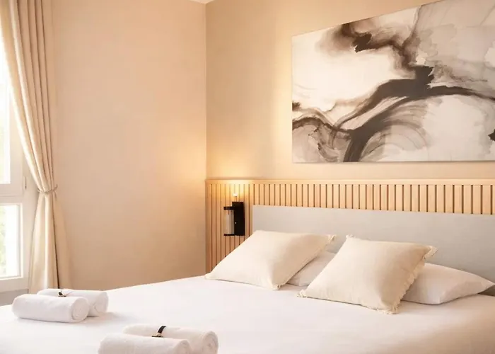 - Executive With Lift For 8 *